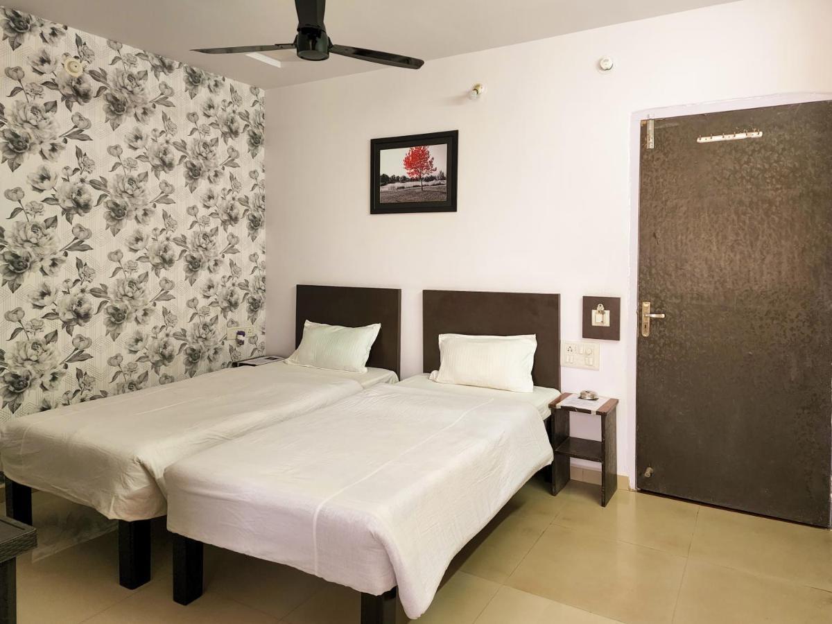 Shivani Inn Hotel & Banquet Seoni  Exterior photo
